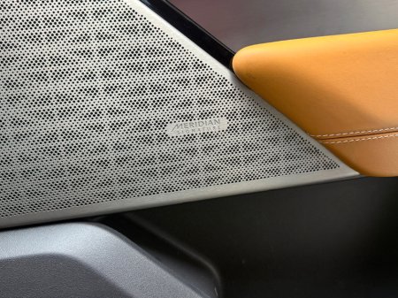 2022 Land Rover Range Rover Velar R-DYNAMIC HSE *PAN ROOF* €51,990 thumbnail