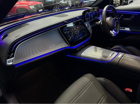 2025 Mercedes-Benz AMG E 53 PREMIUM PLUS E-HYBRID 4MATIC €109,950 thumbnail