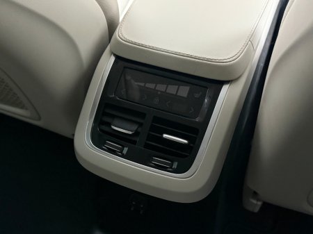 2022 Volvo XC90 CORE T8 RECHARGE AWD *7 SEATER* €49,990 thumbnail