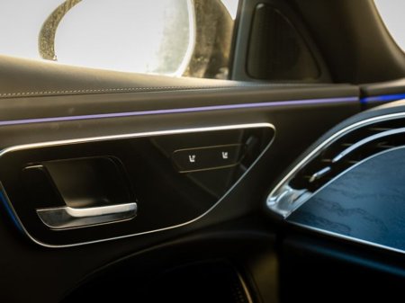 2024 Mercedes-Benz E Class E 220 D AMG LINE €66,950 thumbnail