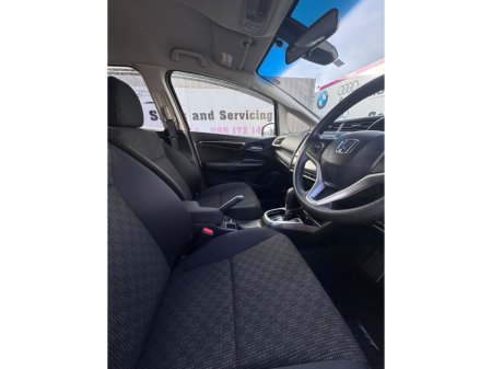 2014 Honda Fit DBA-GK3 5DR AUTO €7,800 thumbnail