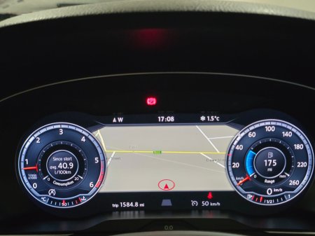 2016 Volkswagen Passat 2.0 TDI 150HP Highline BE €10,950 thumbnail