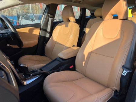 2019 Volvo V40 - thumbnail 7