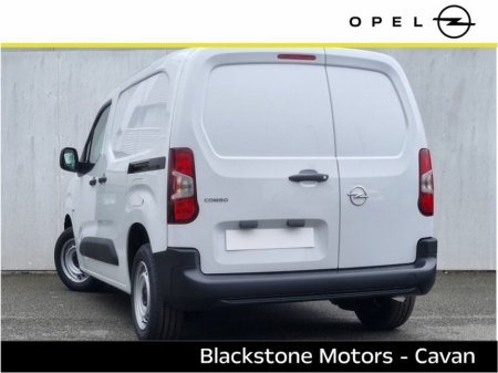 2025 Opel Combo  €28,950