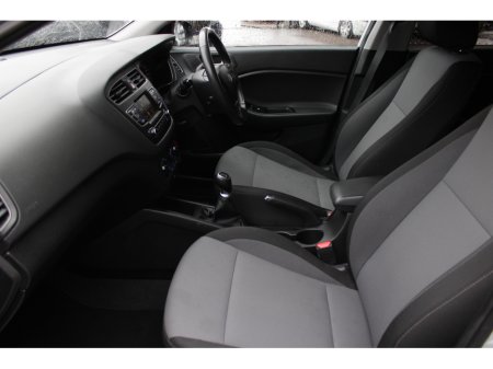 2019 Hyundai i20 1.2 ACTIVE DELUXE 5DR HATCHBACK  //  ONLY 43,869 KM //  STUNNING CAR FINISHED IN SILVER // BUY WITH CONFIDENCE AA AND SIMI APPROVED DEALER 2026 // FINANCE ARRANGED // ALL TRADE €14,950 thumbnail