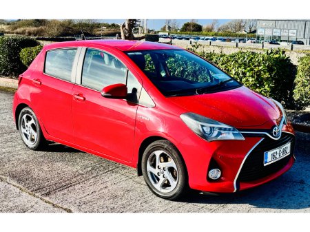 2016 Toyota Yaris Hybrid Luxury €10,995