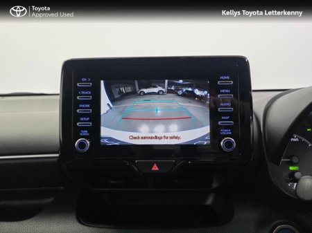 2022 Toyota Yaris YARIS HYBRID LUNA #65 €20,995 thumbnail