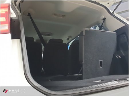 2019 Volkswagen Touran HIGHLINE 1.4 TSI (192) €25,945 thumbnail