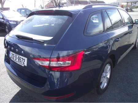 2021 Skoda Superb - thumbnail 5