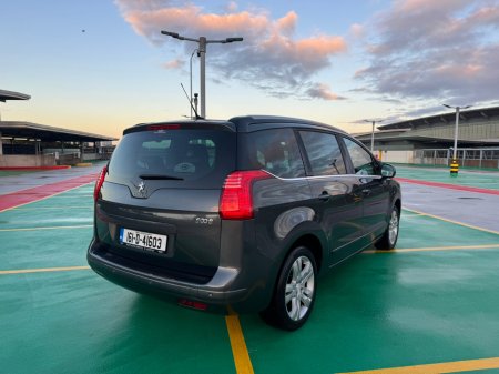 2016 Peugeot 5008  €11,950