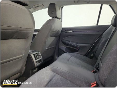 2024 Volkswagen Golf LIFE 110HP Petrol Manual €24,995 thumbnail
