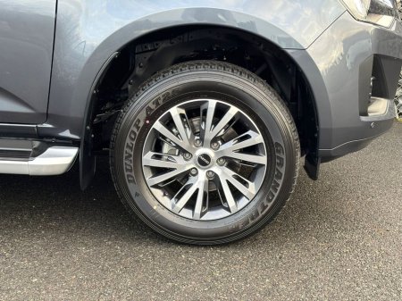 2025 Isuzu D-MAX DL40 AUTO DCB €48,499 thumbnail