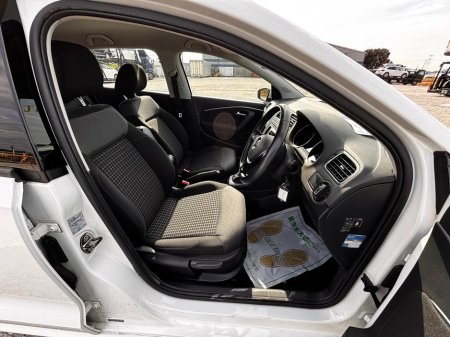 2017 Volkswagen Polo - thumbnail 2