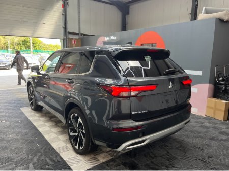 2024 Mitsubishi Outlander - photo 4