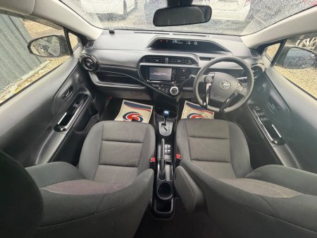 2016 Toyota Aqua - thumbnail 8