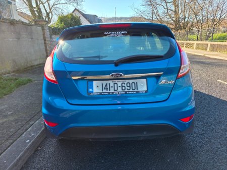 2014 Ford Fiesta - view 4