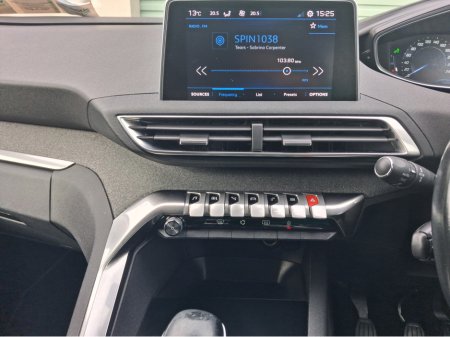 2018 Peugeot 5008 - thumbnail 17