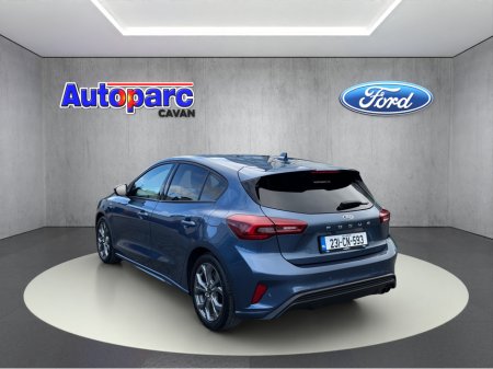 2023 Ford Focus - thumbnail 6