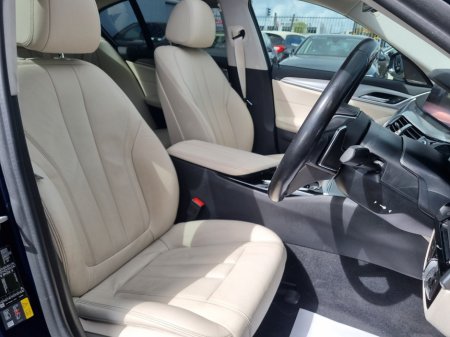 2019 BMW 5 Series - thumbnail 13