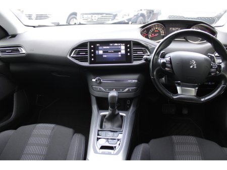 2017 Peugeot 308 - thumbnail 17