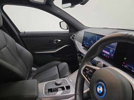 2025 BMW 3 Series 330 E M Sport Auto 330 e M Sport 330 e 292 12kWh PHEV 113BHP /83kw Step Auto Start/Stop thumbnail