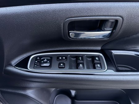 2016 Mitsubishi Outlander - thumbnail 29