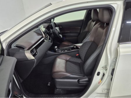 2019 Toyota C-HR **SPORT HYBRID**AUTO**KEYLESS ENTRY AND START**ANDROID/APPLE RADIO MEDIA UNIT**18" DIAMOND CUT ALLOYS**REVERSE CAMERA**HALF LEATHER SEATS**LANE DEPARTURE WARNING**ADAPTIVE CRUISE CONTROL**BLIND SPOT €21,949 thumbnail