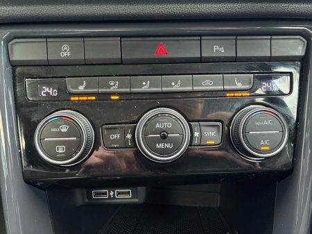 2019 Volkswagen T-Roc SPORT 1.0 TSI MANUAL 6SPEED FWD 115HP 5DR €20,950 thumbnail