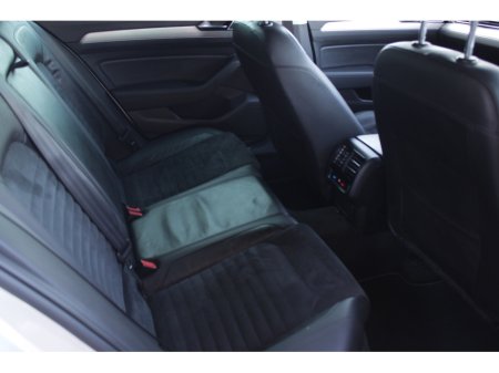 2015 Volkswagen Passat - thumbnail 15