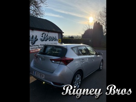 2016 Toyota Auris - thumbnail 5