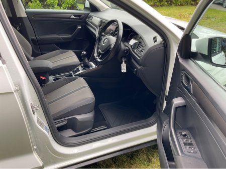 2019 Volkswagen T-Roc - thumbnail 13