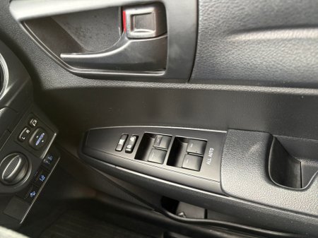 2018 Toyota Corolla - thumbnail 15