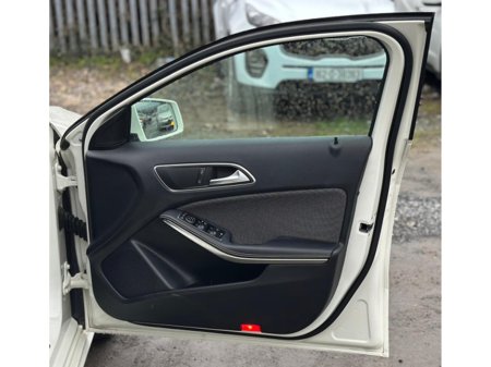 2016 Mercedes-Benz A Class A180 1.6 Petrol Automatic (3654) €15,495 thumbnail