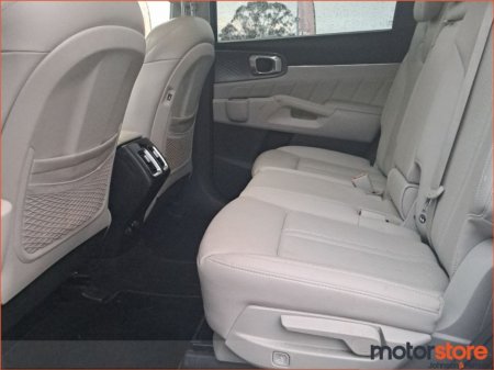 2023 Kia Sorento 1.6 PHEV K3 4X4 7 seats €47,900 thumbnail