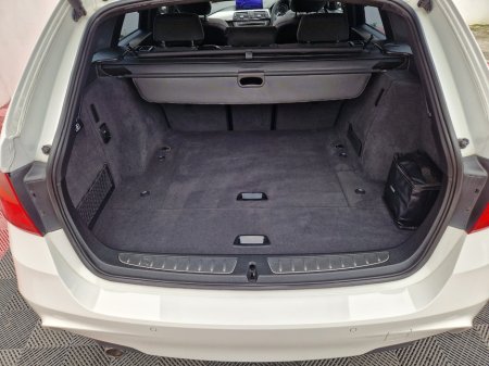 2013 BMW 3 Series - thumbnail 22