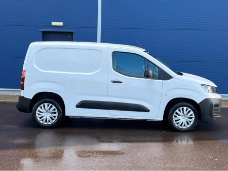 2020 Peugeot Partner PROF PLUS 1.5 BLUE HDI 100 3DR €8,900 thumbnail