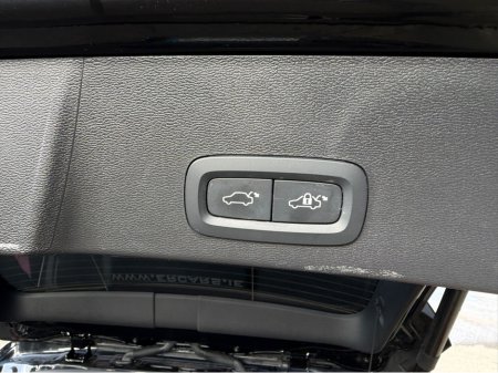 2023 Volvo XC40 - thumbnail 16