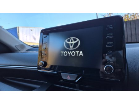 2022 Toyota Yaris 1.5 LUNA SPORT 4DR A €17,500 thumbnail