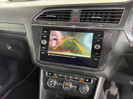 2018 Volkswagen Tiguan - thumbnail 28