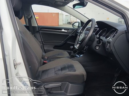 2017 Volkswagen Golf - thumbnail 10