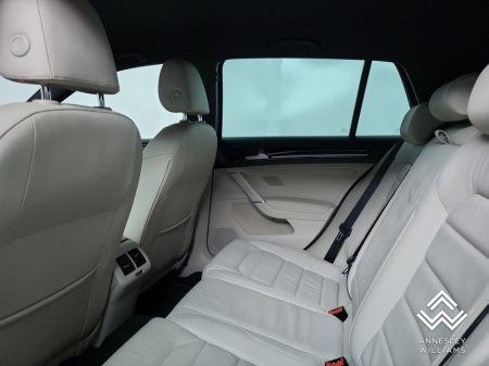 2020 Volkswagen Golf 1.5 TSI 150HP Highline €21,950 thumbnail