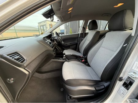 2016 Hyundai i20 - thumbnail 4