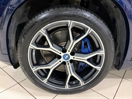 2022 BMW X5 45e M-SPORT HYBRID=TECH/COMFORT/SKY LOUNGE PACKAGES=LOW MILES//FULL BMW SERVICE HISTORY=222 REG=ORIGINAL IRISH SUPPLIED//TAILORED FINANCE PACKAGES AVA €66,995 thumbnail