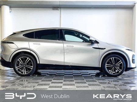 2025 Xpeng G6 - thumbnail 3