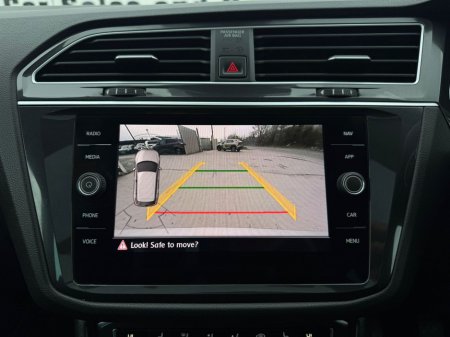 2019 Volkswagen Tiguan - thumbnail 23