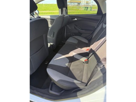 2013 Ford Focus - thumbnail 13