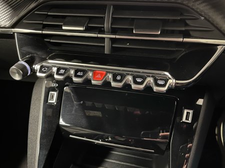 2023 Peugeot 2008 - thumbnail 7