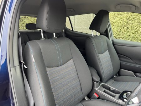 2025 Nissan Leaf EV SV PREMIUM 40KWH //360 PARKING CAMERAS//KEYLESS ENTRY//ADAPTIVE CRUISE CONTROL// €22,950 thumbnail