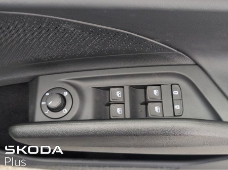 2025 Skoda Enyaq FL 85 EX DEMO €43,950 thumbnail