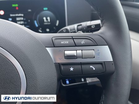 2025 Hyundai Tucson Platinum Phev Auto 2WD 5DR AUT €48,950 thumbnail